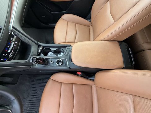 Used 2024 Cadillac XT5 Premium Luxury w/ Technology Package FWD image 18