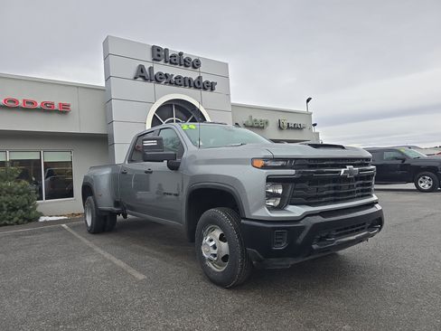 Used 2024 Chevrolet Silverado 3500 W/T image 1