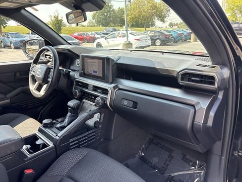 Certified 2025 Toyota 4Runner SR5 AWD/4WD image 24