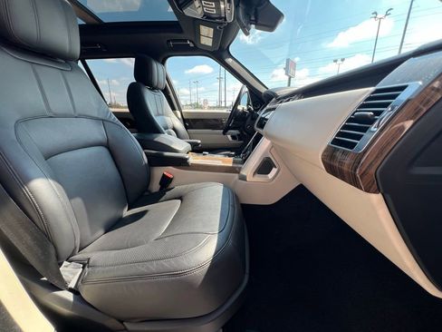 Used 2018 Land Rover Range Rover HSE image 27