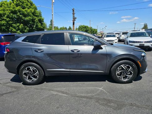 Used 2023 Kia Sportage LX FWD image 6