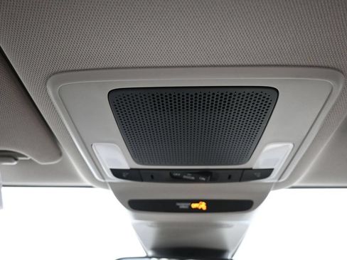 Certified 2025 Honda HR-V LX image 17