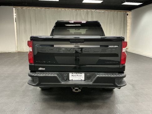 Used 2022 Chevrolet Silverado 1500 Custom w/ Rally Edition AWD/4WD image 4