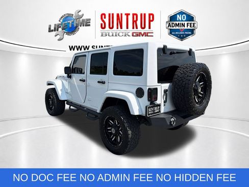 Used 2017 Jeep Wrangler Unlimited Rubicon AWD/4WD image 3