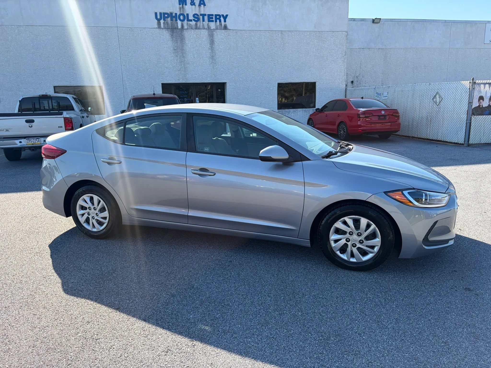 Used 2017 Hyundai Elantra SE FWD image 27