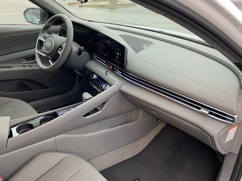 New 2026 Hyundai Elantra Sport FWD image 31