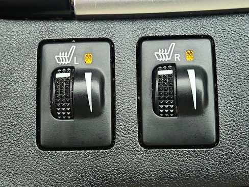 Used 2016 Toyota Highlander XLE AWD/4WD image 15