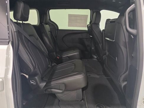 New 2026 Chrysler Pacifica Select image 26