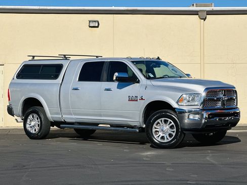 Used 2016 RAM 3500 Laramie w/ Convenience Group AWD/4WD image 2
