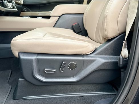 Used 2024 Ford Expedition Max Limited image 20