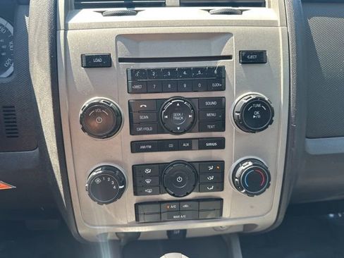 Used 2011 Ford Escape XLT AWD/4WD image 19