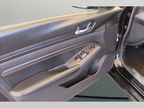 Used 2021 Nissan Altima 2.5 SR image 36