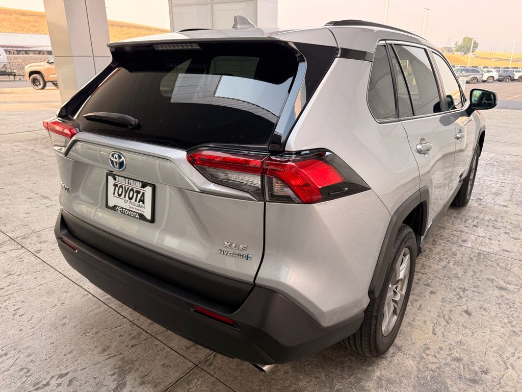 Used 2024 Toyota RAV4 XLE AWD/4WD image 10