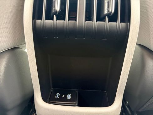 Used 2025 Hyundai Kona SEL FWD image 8