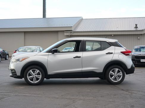 Used 2020 Nissan Kicks S FWD image 6