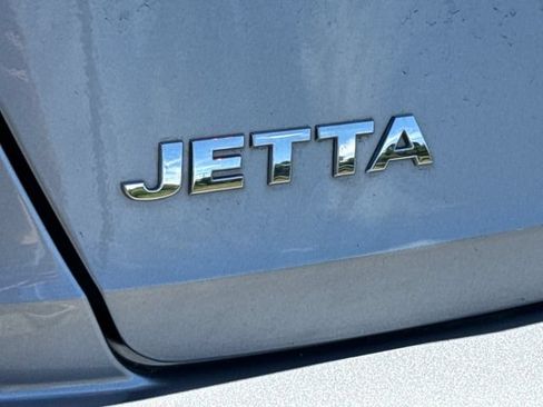 Used 2021 Volkswagen Jetta R-Line w/ R-Line Cold Weather Package FWD image 17