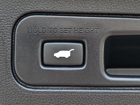 Used 2025 Honda Pilot EX-L image 15