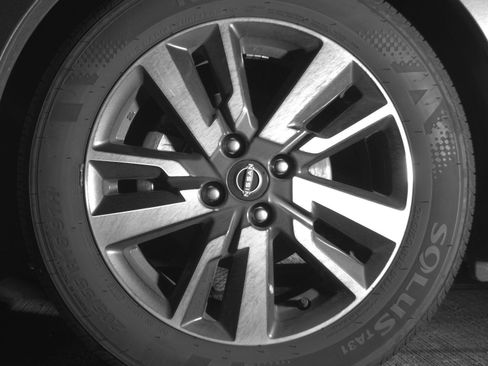 Used 2025 Nissan Versa SV FWD image 15