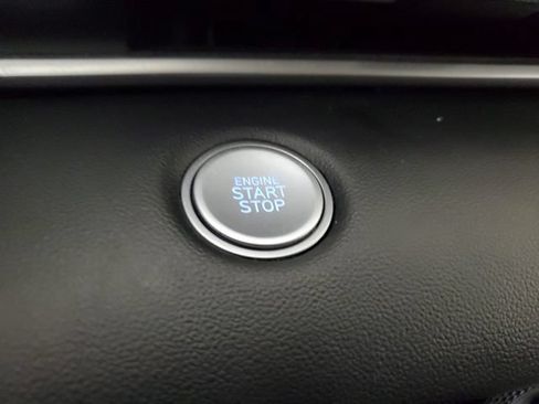 Used 2023 Hyundai Elantra SEL FWD image 30