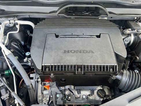 Used 2025 Honda Pilot Elite image 20