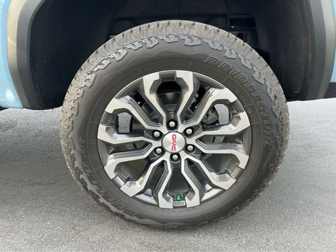 Used 2026 GMC Canyon Denali AWD/4WD image 14