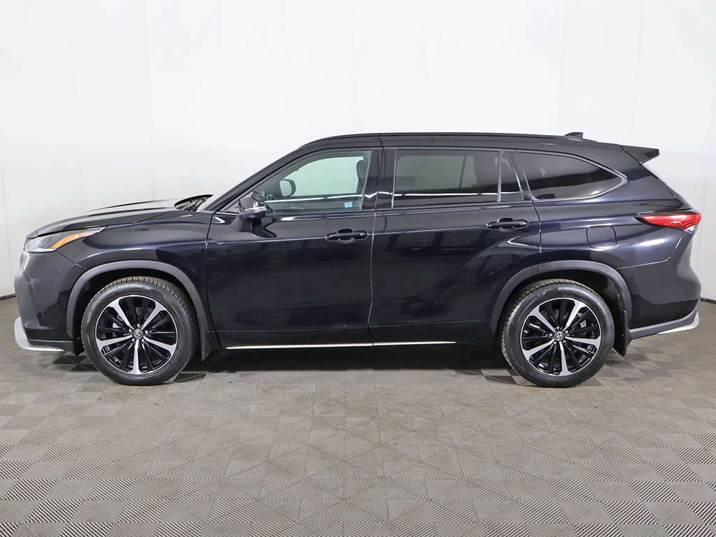 Used 2021 Toyota Highlander XSE AWD/4WD image 18