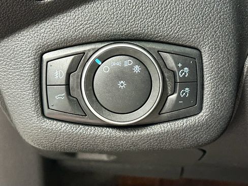 Used 2018 Ford Escape SE w/ SE Sync 3 Package AWD/4WD image 13