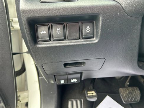 Used 2017 Nissan Altima 2.5 SV w/ Convenience Package FWD image 16