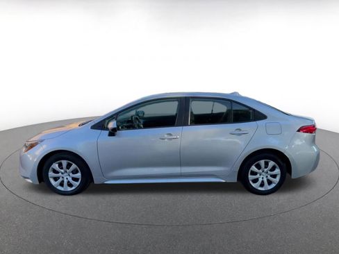 Used 2025 Toyota Corolla LE image 8