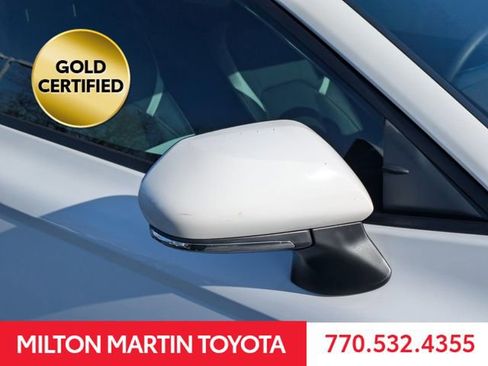 Used 2025 Toyota Camry SE image 12