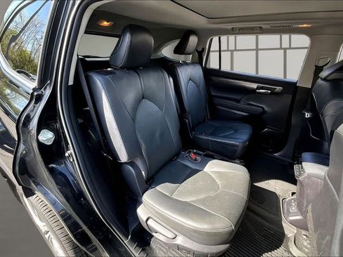 Used 2021 Toyota Highlander Platinum AWD/4WD image 27