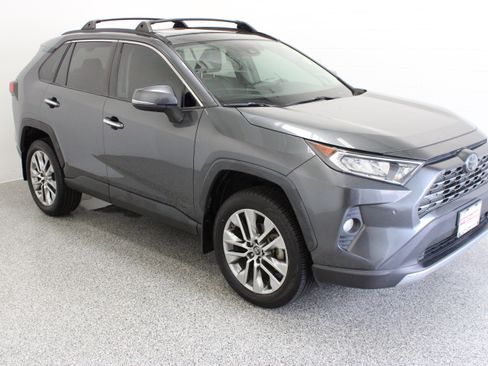 Used 2019 Toyota RAV4 Limited FWD image 4