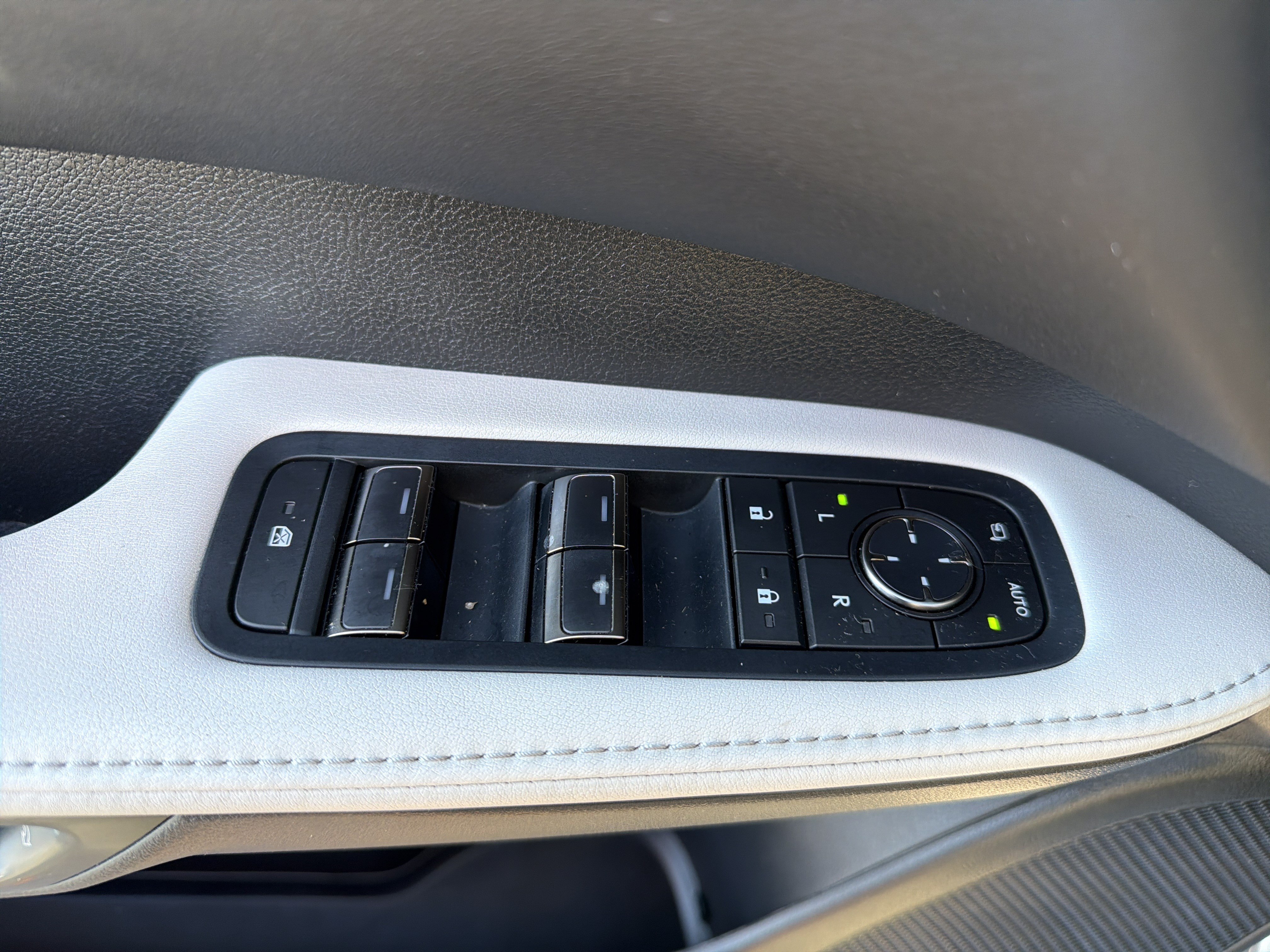 Used 2023 Lexus RX 350 Premium w/ Cold Area Package FWD image 7