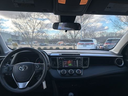 Used 2018 Toyota RAV4 LE image 26