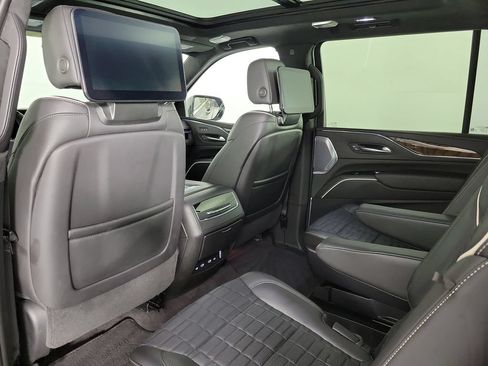 Used 2024 Cadillac Escalade ESV Premium Luxury Platinum AWD/4WD image 13