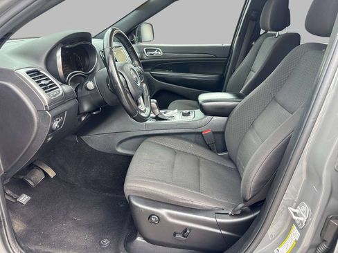 Certified 2020 Jeep Grand Cherokee Laredo AWD/4WD image 11