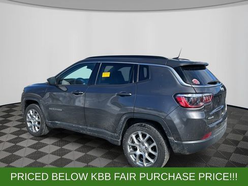 Used 2022 Jeep Compass Latitude image 7