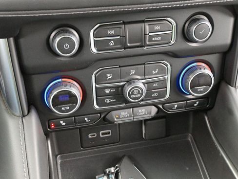 Used 2022 Chevrolet Tahoe LT image 27