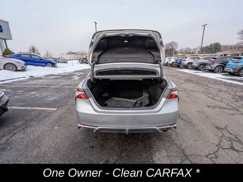 Used 2023 Toyota Camry SE w/ Cold Weather Package image 12