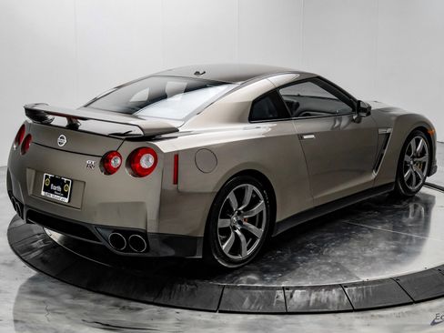 Used 2009 Nissan GT-R Premium image 19