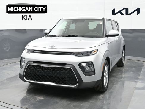 Used 2020 Kia Soul S image 1