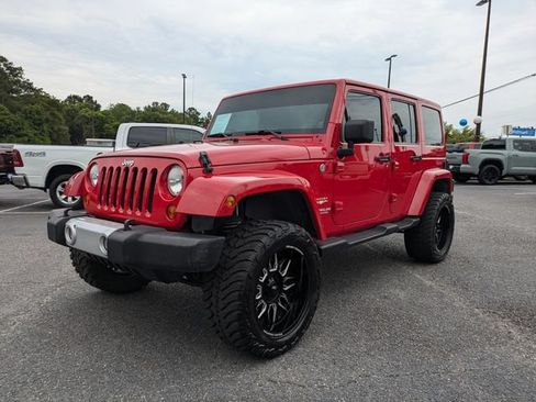 Used 2012 Jeep Wrangler Unlimited Sahara AWD/4WD image 8
