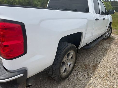 Used 2018 Chevrolet Silverado 1500 Custom w/ Custom Value Package image 5