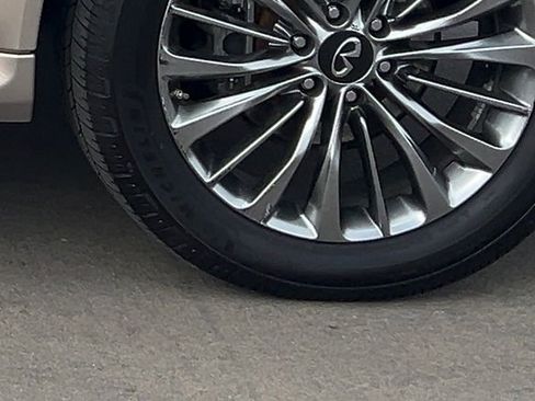 Used 2019 INFINITI QX80 Luxe w/ Proactive Package image 31