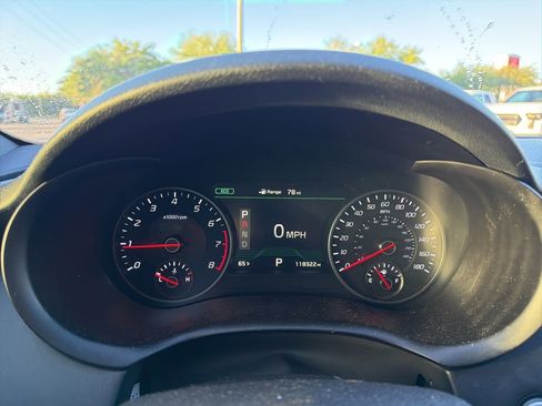 Used 2019 Kia Stinger GT1 image 12