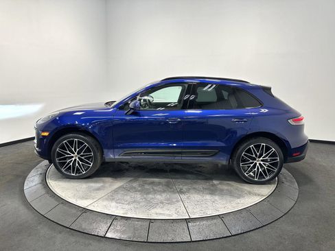 Certified 2026 Porsche Macan AWD/4WD image 2