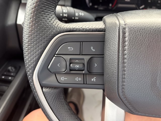 Used 2025 Toyota Tacoma TRD Off-Road AWD/4WD image 10