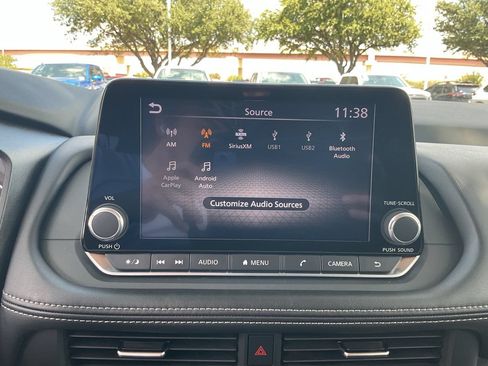 Used 2025 Nissan Rogue SV FWD image 28