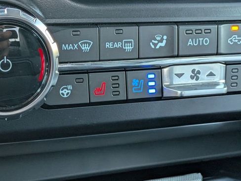 Used 2024 Ford F250 Lariat w/ Lariat Ultimate Package AWD/4WD image 25