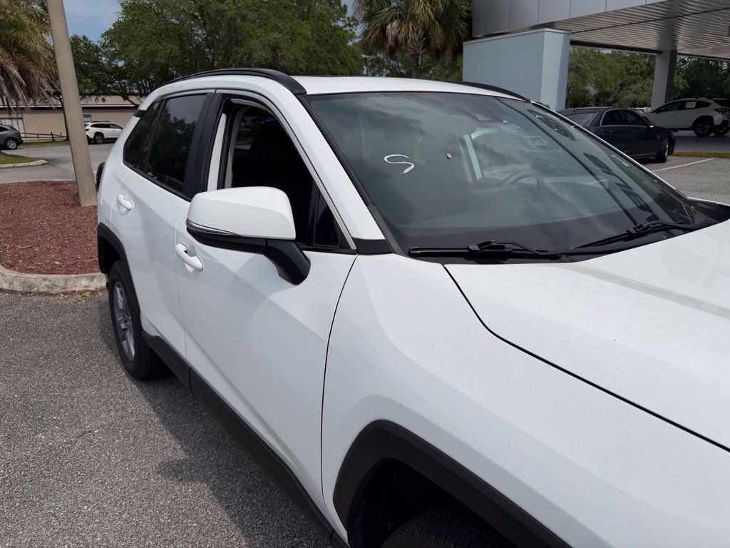 Used 2022 Toyota RAV4 XLE w/ Convenience Package FWD image 14